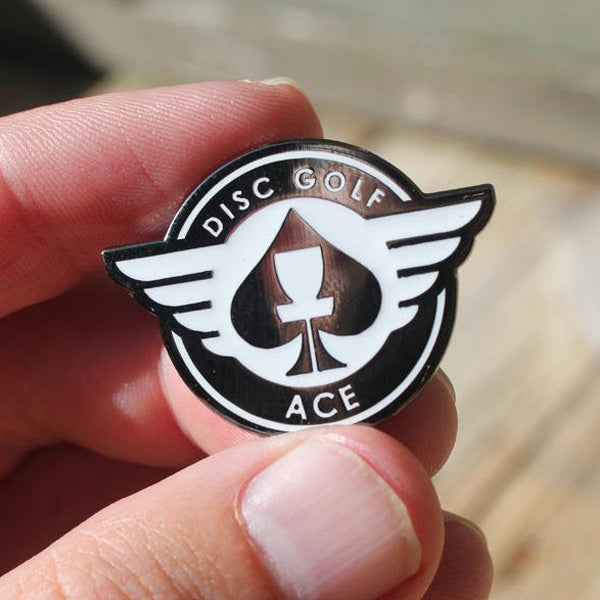 ACE Disc Golf Pin Success white fingers