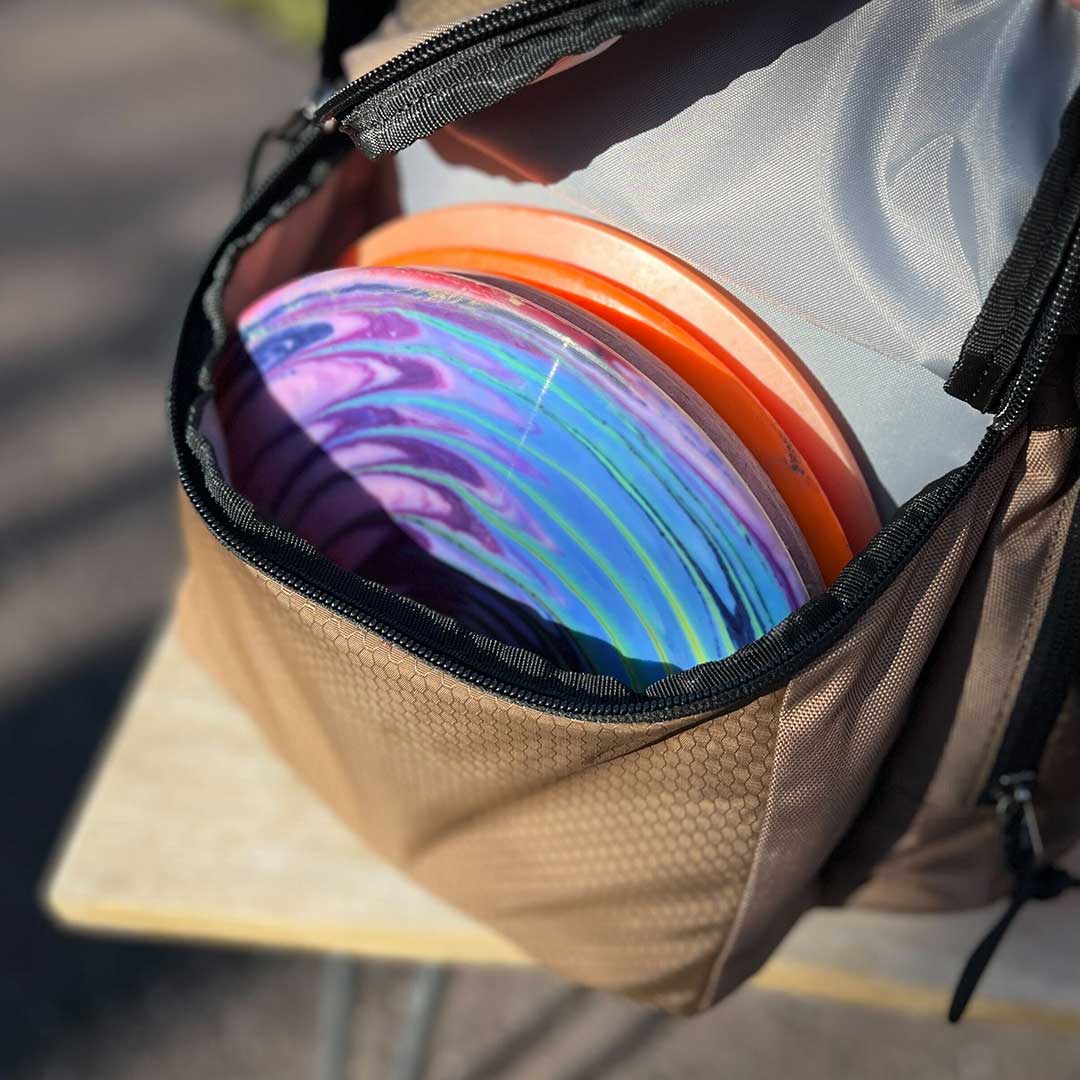 The Pinch PRO with discs in pocket